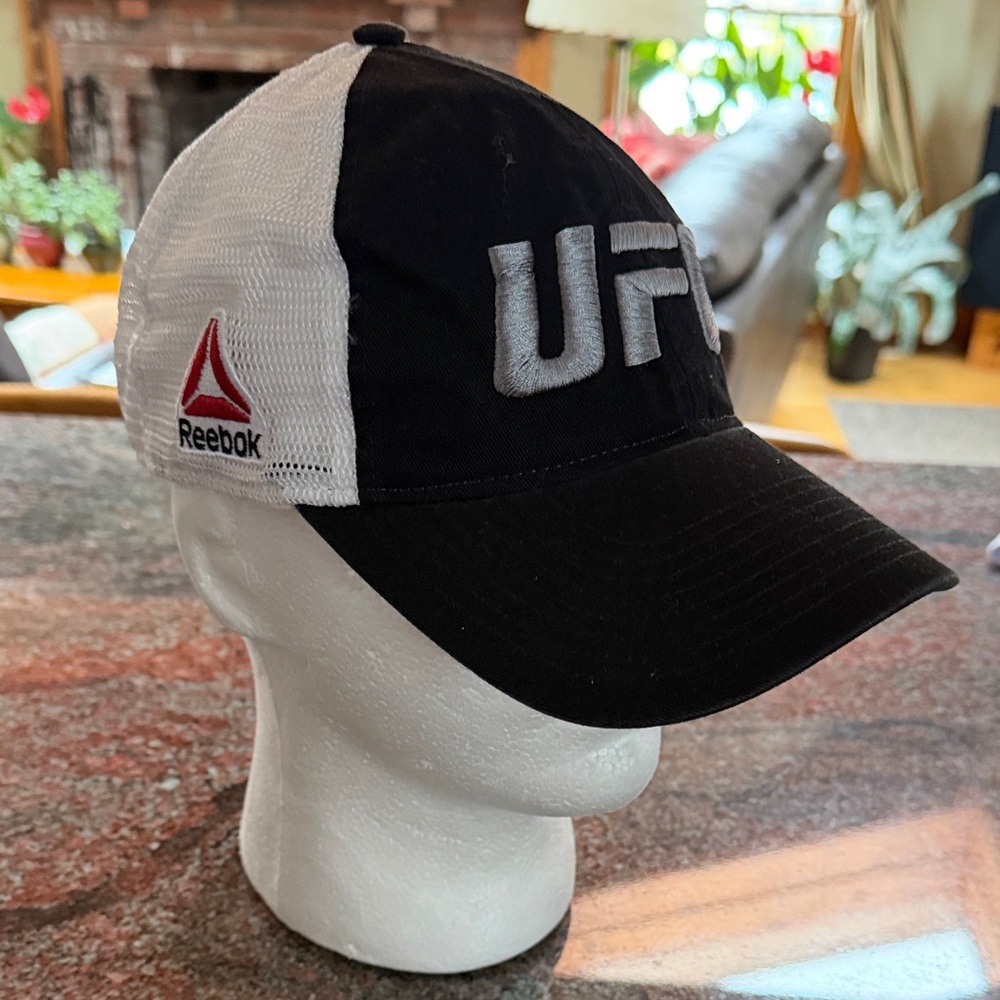UFC SnapBack mesh cap